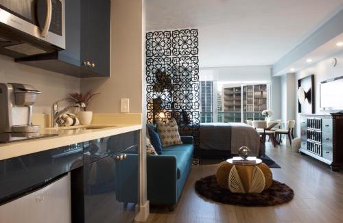 Coconut Grove Apartment | Deluxe Studio in Coconut Grove City and Bay views Includes Parking