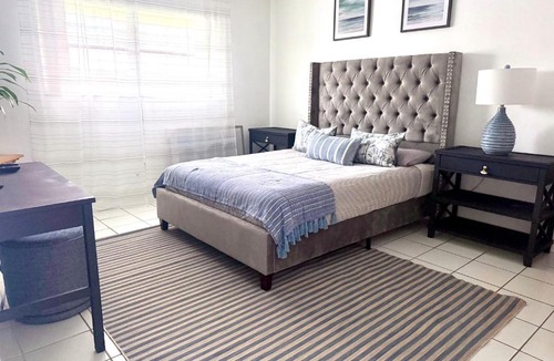 Aventura Apartment | Designer's 1BR 1BA Condo 1 Block to Aventura Mall