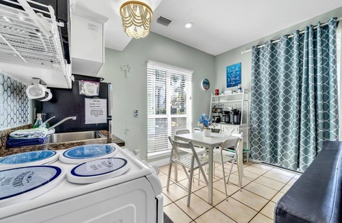 Crystal Beach Cottage | Destin Crystal Beachside Escape~Steps to Beach & Pool~Prime location