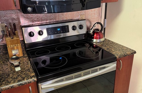 National Gardens Condo | Destination Daytona Condo, Sleeps 6 Super Convenient Ormond Beach Location