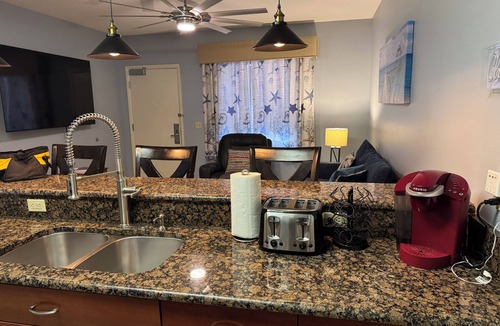 National Gardens Condo | Destination Daytona Condo, Sleeps 6 Super Convenient Ormond Beach Location