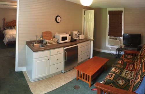Evergreen Apartment | Detached condo near Overton Park, Memphis
