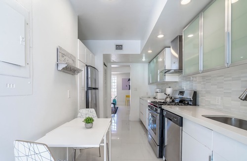 West Avenue Villa | DIAMOND GREAT VILLA FOR LARGE GROUPS IN THE HEART OF SOUTH BEACH!