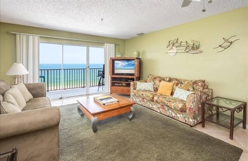 Madeira Beach House | Direct Beachfront Condo! Sleeps 6