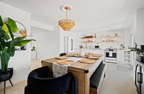 Spring Hill House | Direct Gulf access, 5 bedrooms, Hot tub, Arcade, Mini golf, Ball pit and Kayaks