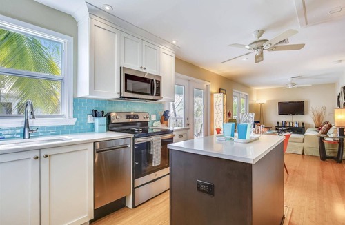 Truman Annex Condo | Discounted Rates! 2 Blocks to Duval St Pool | Shipyard Treasure by AvantStay