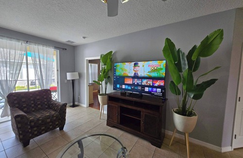 Sunset Ridge House | Discovering Nemo and Dori Paradise! 2 min to Posner Park