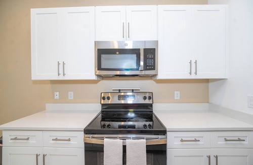 Kissimmee House | Disney Area Townhome Minutes to Parks Sleeps 7