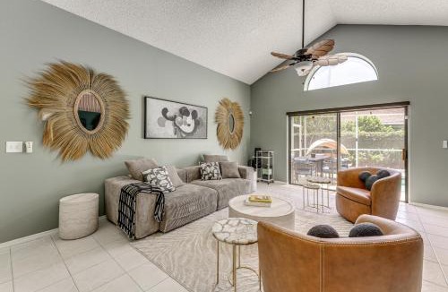 Buena Ventura Lakes House | Disney Getaway w/Private Hot Tub 14 Mi to Parks
