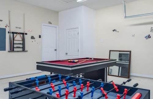 Legacy Park House | Disney home w pool & Game Room