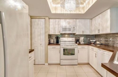 Fountain Lakes Condo | Divine Condo, Cozy 2-bedroom 1st floor condo with AC in quaint Estero!