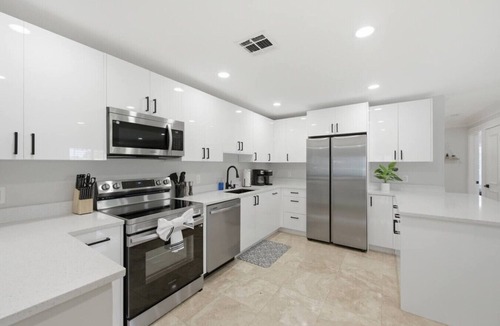 Garden Isles Villa | Dockside Retreat! 3 mi BEACH+Boat Rental+Spa+Kayak