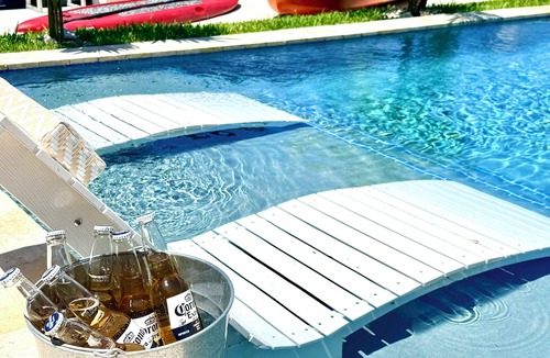 Garden Isles Villa | Dockside Retreat! 3 mi BEACH+Boat Rental+Spa+Kayak