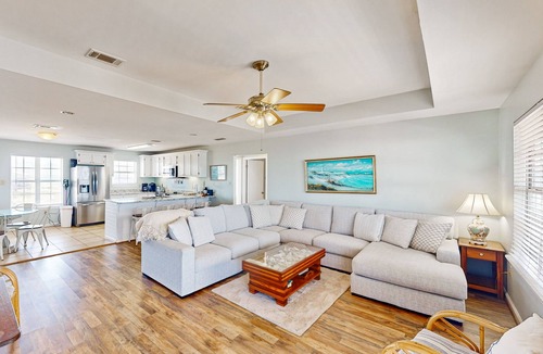 Dauphin Island House | Dog-friendly beachfront home with spacious deck, amazing views of the Gulf