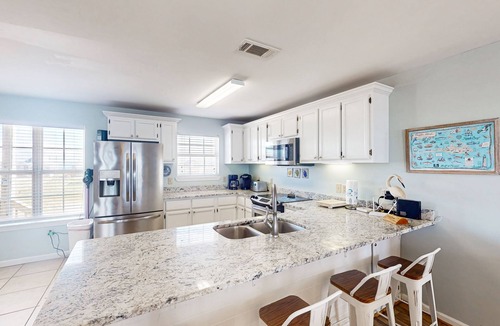 Dauphin Island House | Dog-friendly beachfront home with spacious deck, amazing views of the Gulf
