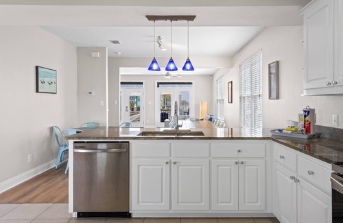 Morgantown House | Dog Friendly Beach House 200ft from the Beach
