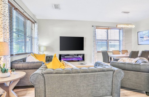 Bella Toscana House | Dog-Friendly Home w/Private Hot Tub, High-Speed WiFi, AC, Washer/Dryer & Patio