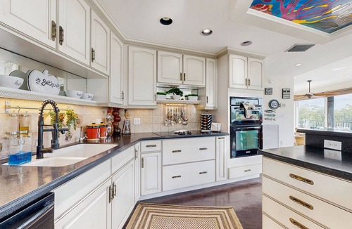 Twin Lakes House | Dog-friendly home with central AC, fast WiFi, W/D, & private hot tub