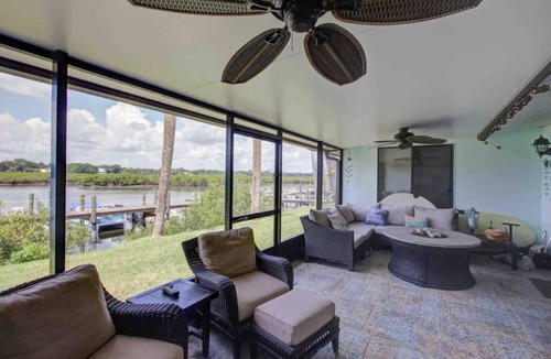 New Smyrna Beach Villa | Dolphin Cove Villas New Smyrna Beach Waterfront Floating Dock & Dog friendly