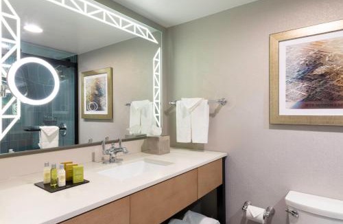 Crestline Heights Hotel | DoubleTree Birmingham Perimeter Park