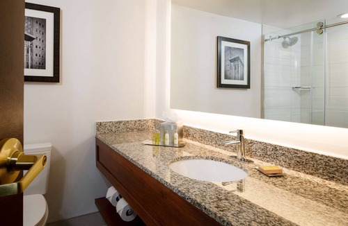 Mars Hotel | DoubleTree by Hilton Pittsburgh - Cranberry