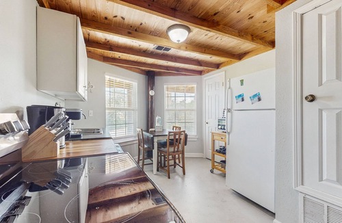 Surf Side Shores House | Downstairs duplex near the beach with full kitchen, WiFi, cable, partial AC
