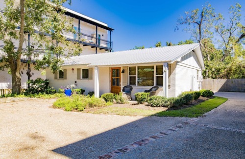 Fairhope House | Downtown Fairhope Cottage-walking distance to everything!