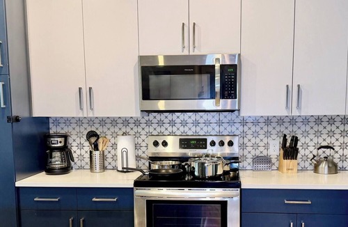 San Marco Apartment | Downtown Gem King Bed Gym Pool View San Marco Lux