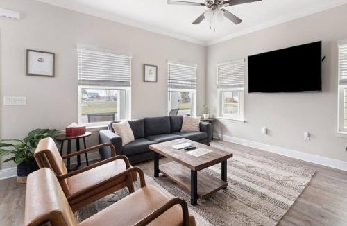South Pensacola House | Downtown home + bay views + seafood market