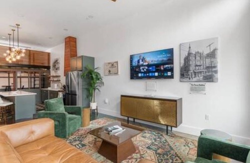 Central Business District Apartment | Downtown Mobile Luxe: Pets Ok, Walkable, Secure Parking