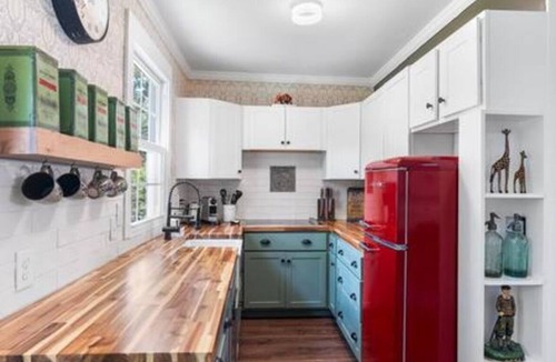 Mobile Cottage | Downtown Mobile: Pet Friendly + 5m Walk