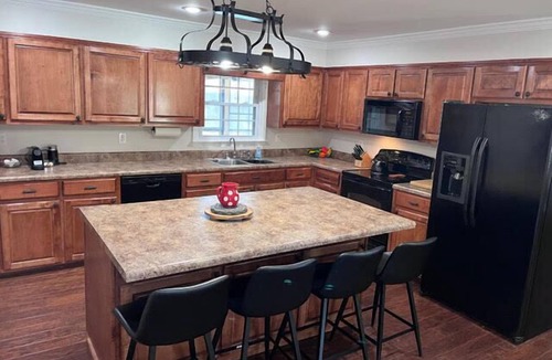 Muscle Shoals House | Downtown Muscle Shoals w/Private Pool Near FAME
