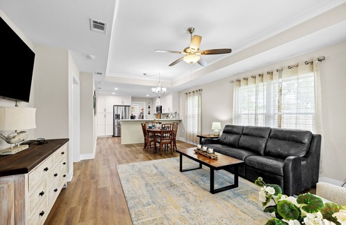 West Pensacola House | Dragonfly Nest Upscale Home Pensacola Beach 9 miles, Public Golf course 1 mile