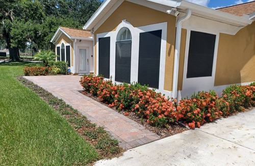 Lorna Doone House | Drayton Place Staycation - Private Lk/Pk Front Ste