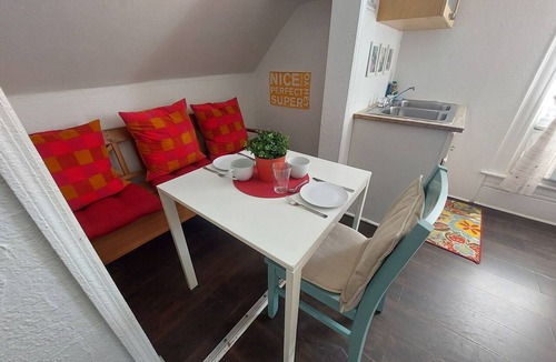 Altamont Manor Apartment | Dream holiday at a low price: huge travel discounts now available!