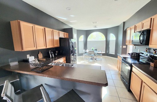 Crystal Cove House | Dream Lake-View Retreat Near Disney – Private Pool & Family Comfort Awaits