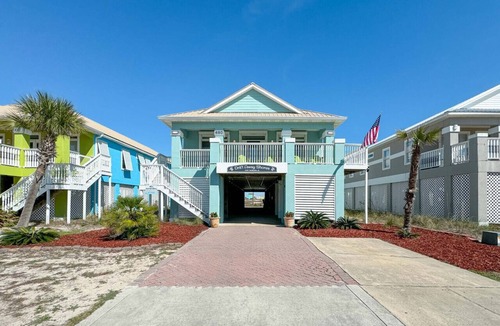 Fort Morgan House | Drift Away Shores · Steps to the beach!*Week Discount*Tiki Bar*2 Pools