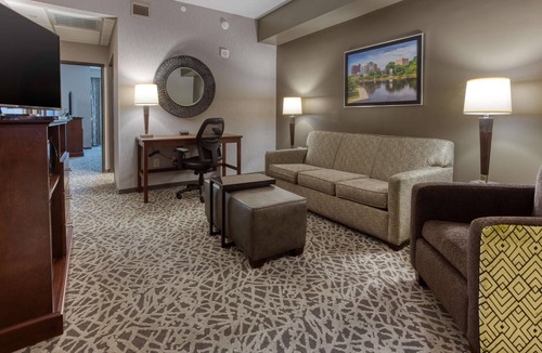 Huntsville Hotel | Drury Inn & Suites Huntsville at the Space & Rocket Center