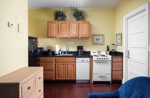 Downtown Condo | Duval Street Suites on Duval Free Parking and heated Pool