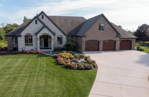 Appleton House | EAA AirVenture 2026! BUSINESS trips.room to land a HELICOPTER!
