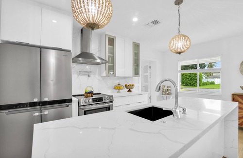 Tropic Palms House | East Delray Home Close Golf cart ride to Atlantic ave or the Beach