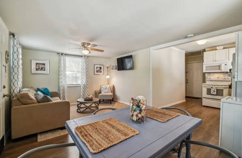 New Port Richey House | East Riverside Downtown Bungalow