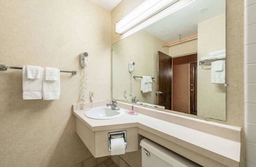 Brainerd Hotel | Econo Lodge