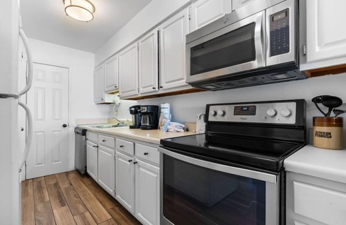 Gulf Shores Condo | Edgewater 41 -Beach~ Food~ & True Southern Hospitality! Discover why Gulf Shores