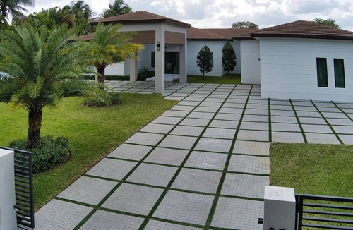 Ludlam House | El Castillito