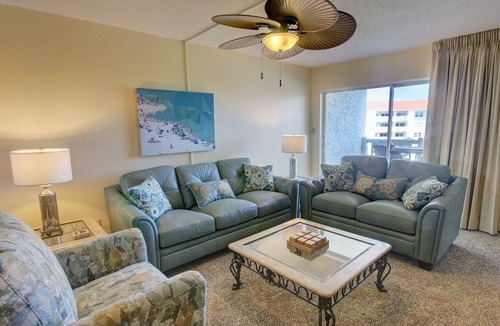 Harold Condo | El Matador 256 - Fifth floor unit