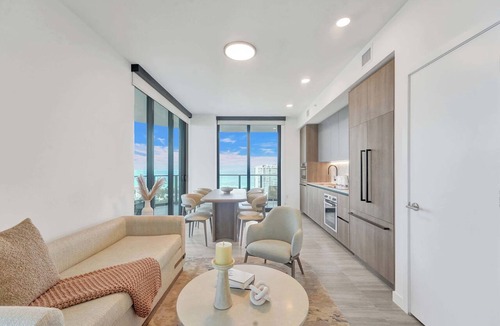 North Beach Condo | Elegant 4BR, 16th Floor | Balcony, Pool & Gym