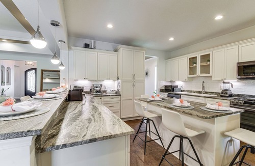 Ono Island House | Elegant Home w/Outdoor Kitchen in Robertsdale