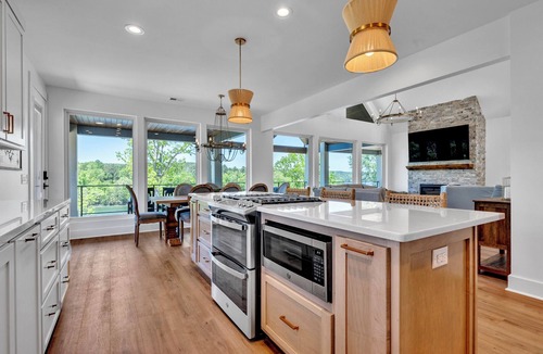 Crane Hill House | Emerald Escape @ Lewis Smith Lake. Luxury lake getaway with panoramic views!