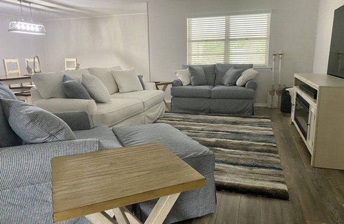 Pensacola House | 🌴 Emerald Heart Cottage – Private Pool, Sleeps 13, 5 Min to Pensacola Beach!
